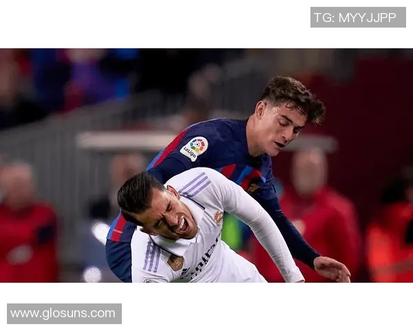 西甲激战：里昂狂胜巴萨5-1神扑瞬间点燃全场激情