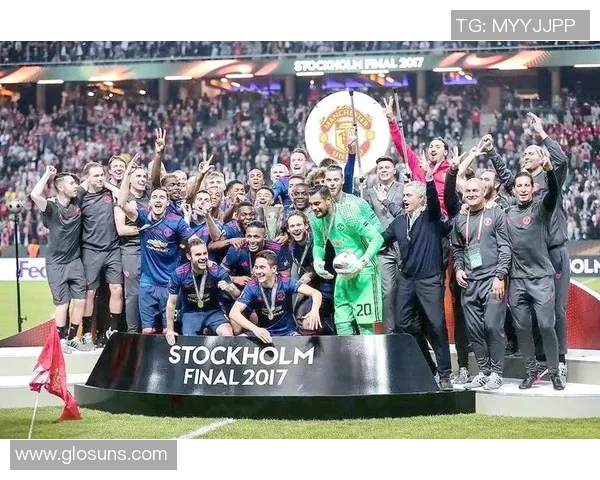 欧联杯曼联大胜热刺战术解析与比赛精彩瞬间回顾